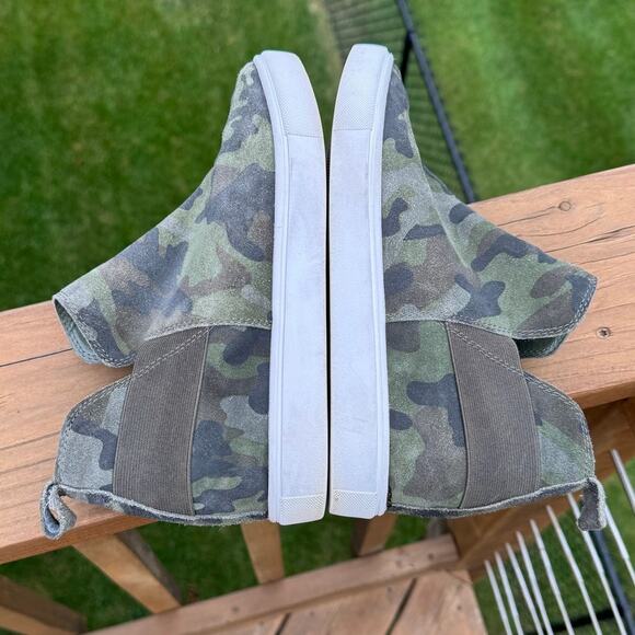 Steve Madden size 9 Shane Suede Leather Camo Wedge Sneakers Booties - Picture 8 of 11